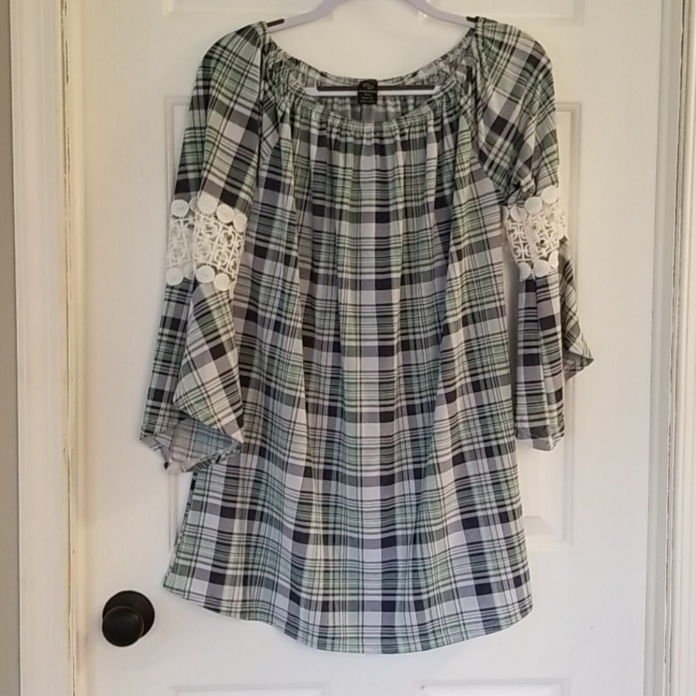 Womens tunic pinwheel sleeve